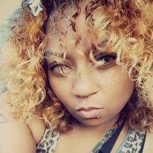 Meet your Posher, Evette